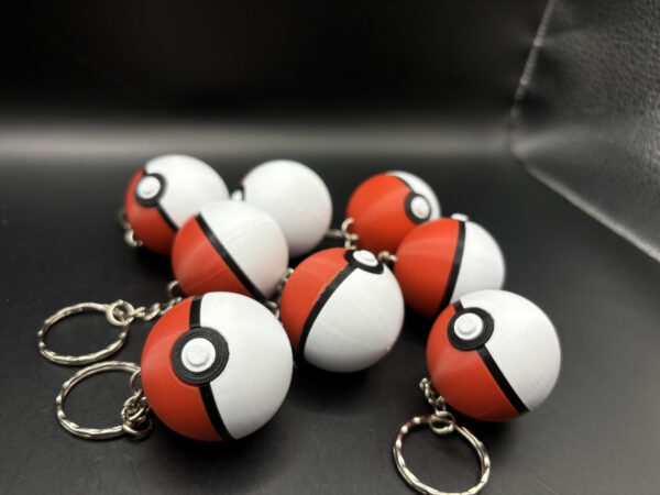 Pokeball Keychain – 3D Printed Pokémon Keyring for Fans - Image 3